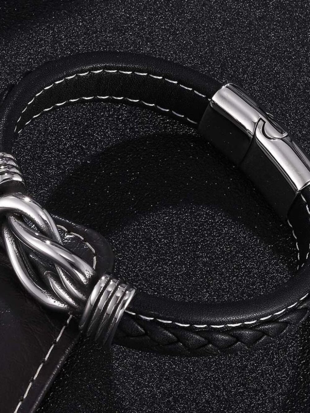Leather bracelets - Picture 4 of 4